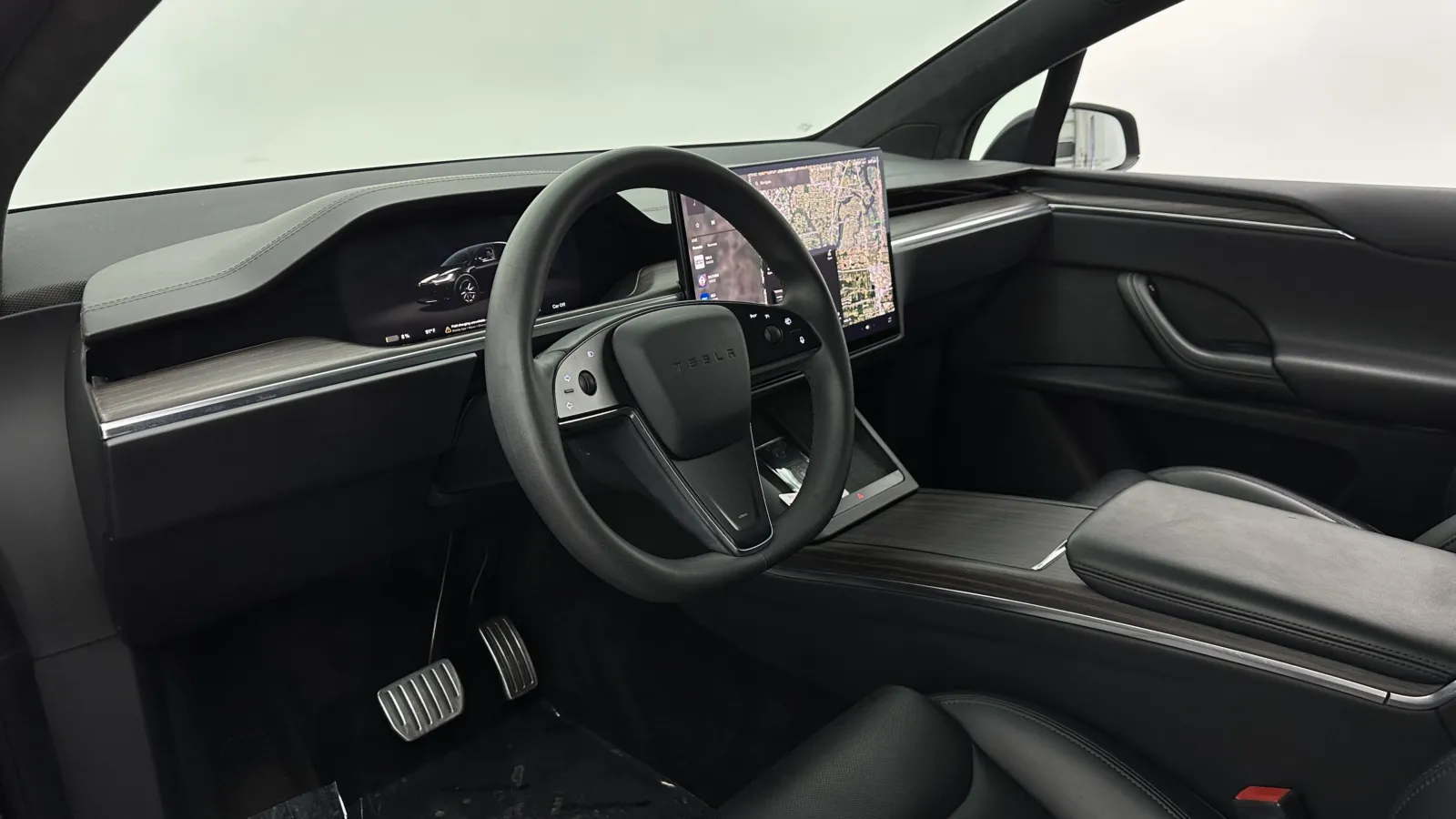 Tesla Model X photo 11