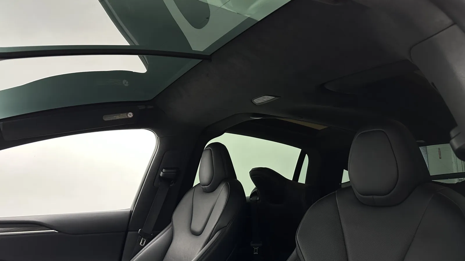 Tesla Model X photo 5
