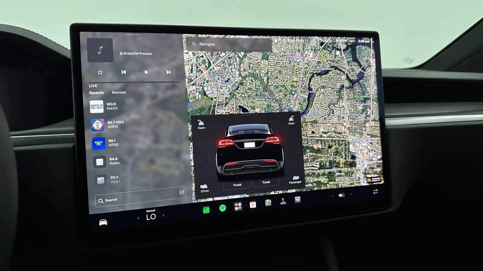Tesla Model X photo 18