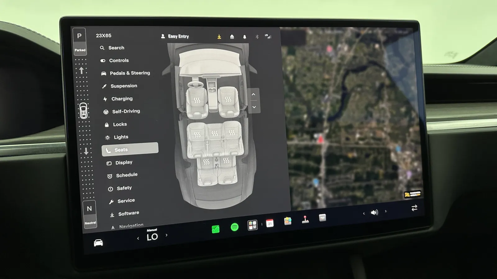 Tesla Model X photo 22