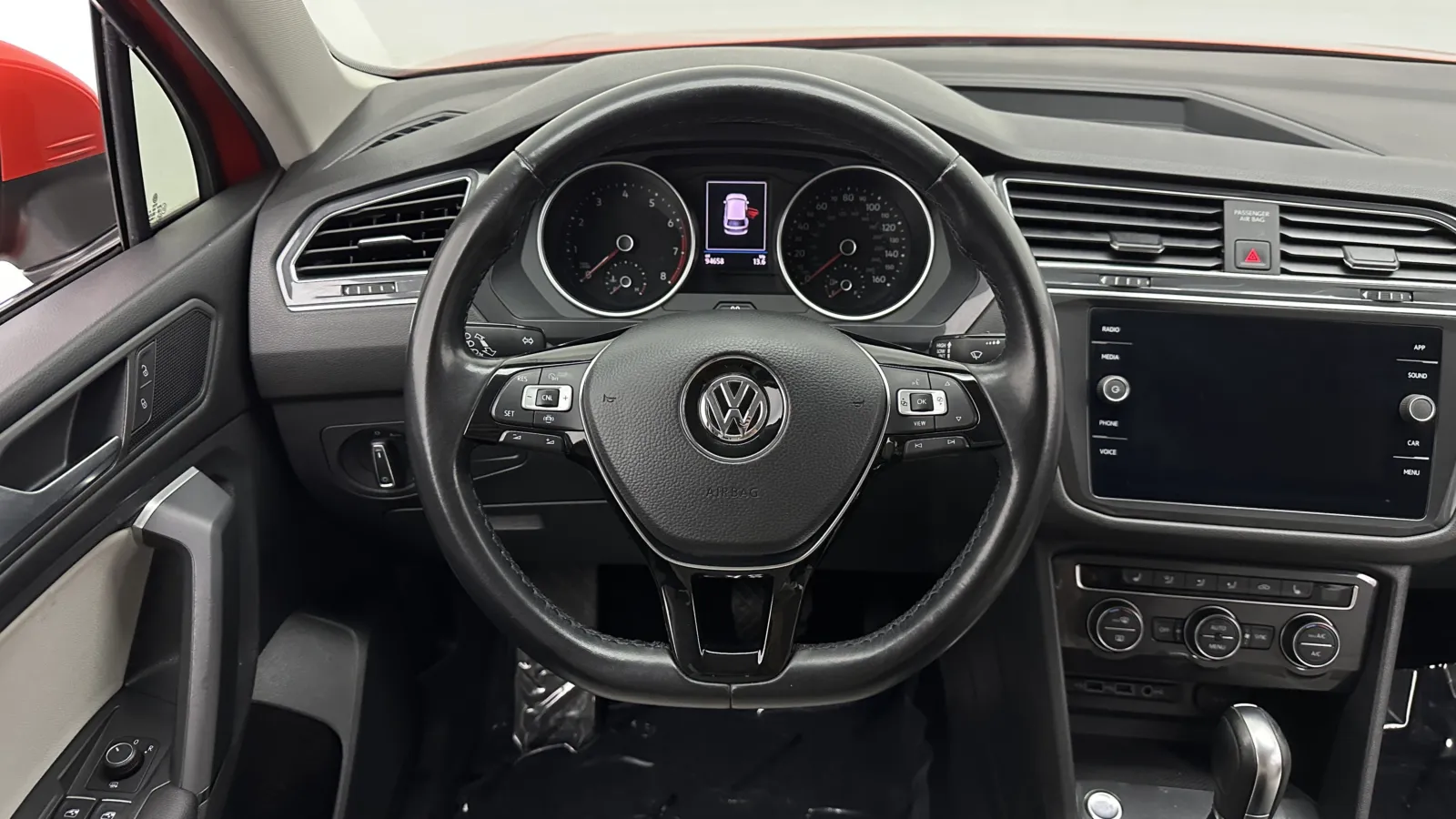 Volkswagen Tiguan photo 28