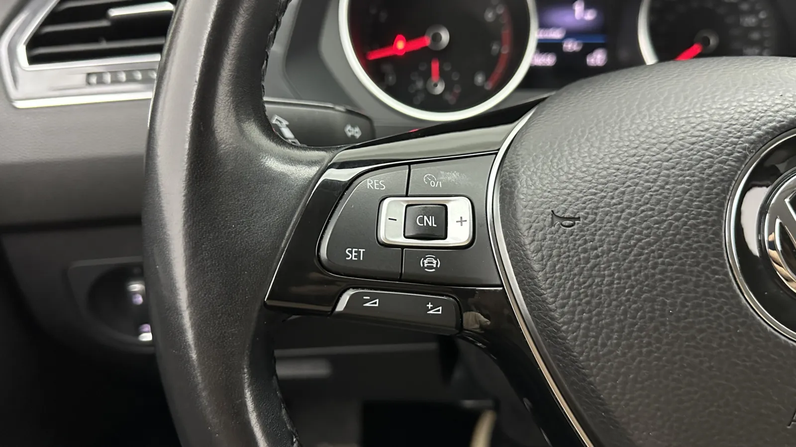 Volkswagen Tiguan photo 17