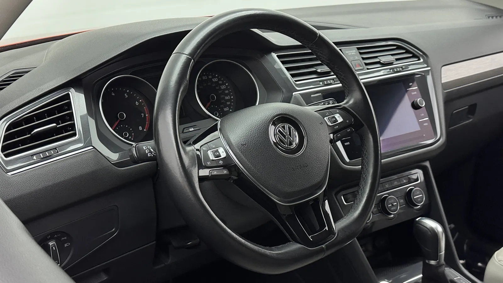 Volkswagen Tiguan photo 8