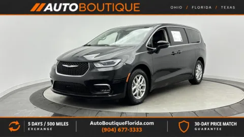 Black 2023 Chrysler Pacifica Touring L for sale in Jacksonville, FL