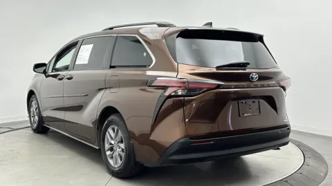 More photos of 2021 Toyota Sienna LE at Auto Boutique Florida, FL