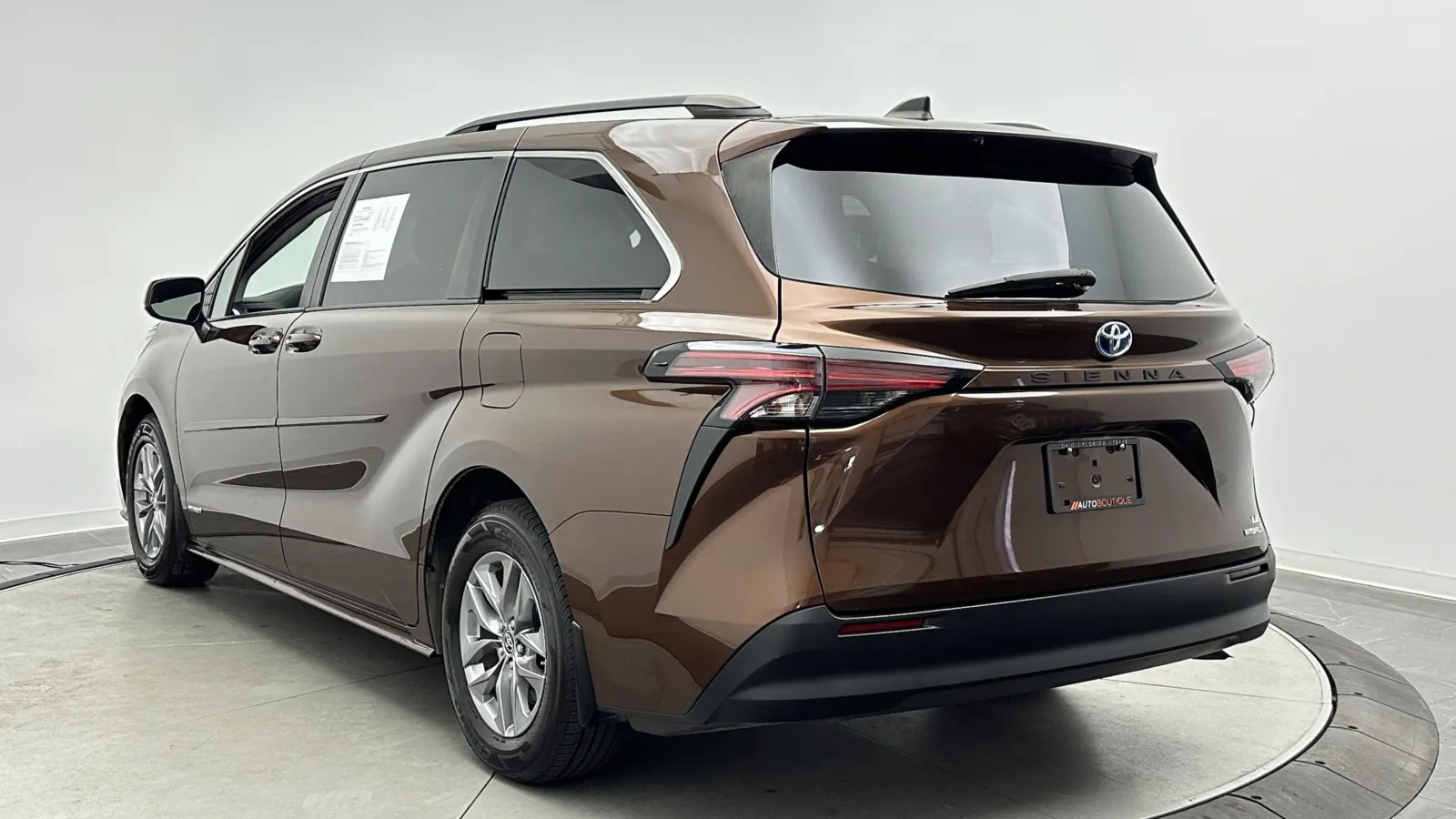 Toyota Sienna photo 4