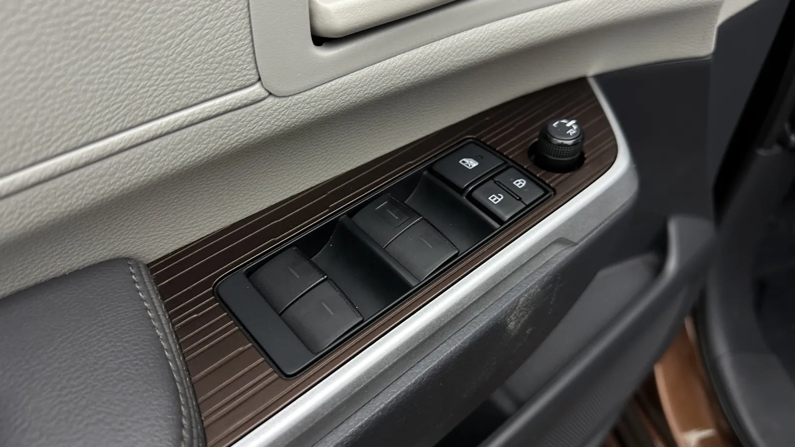 Toyota Sienna photo 11