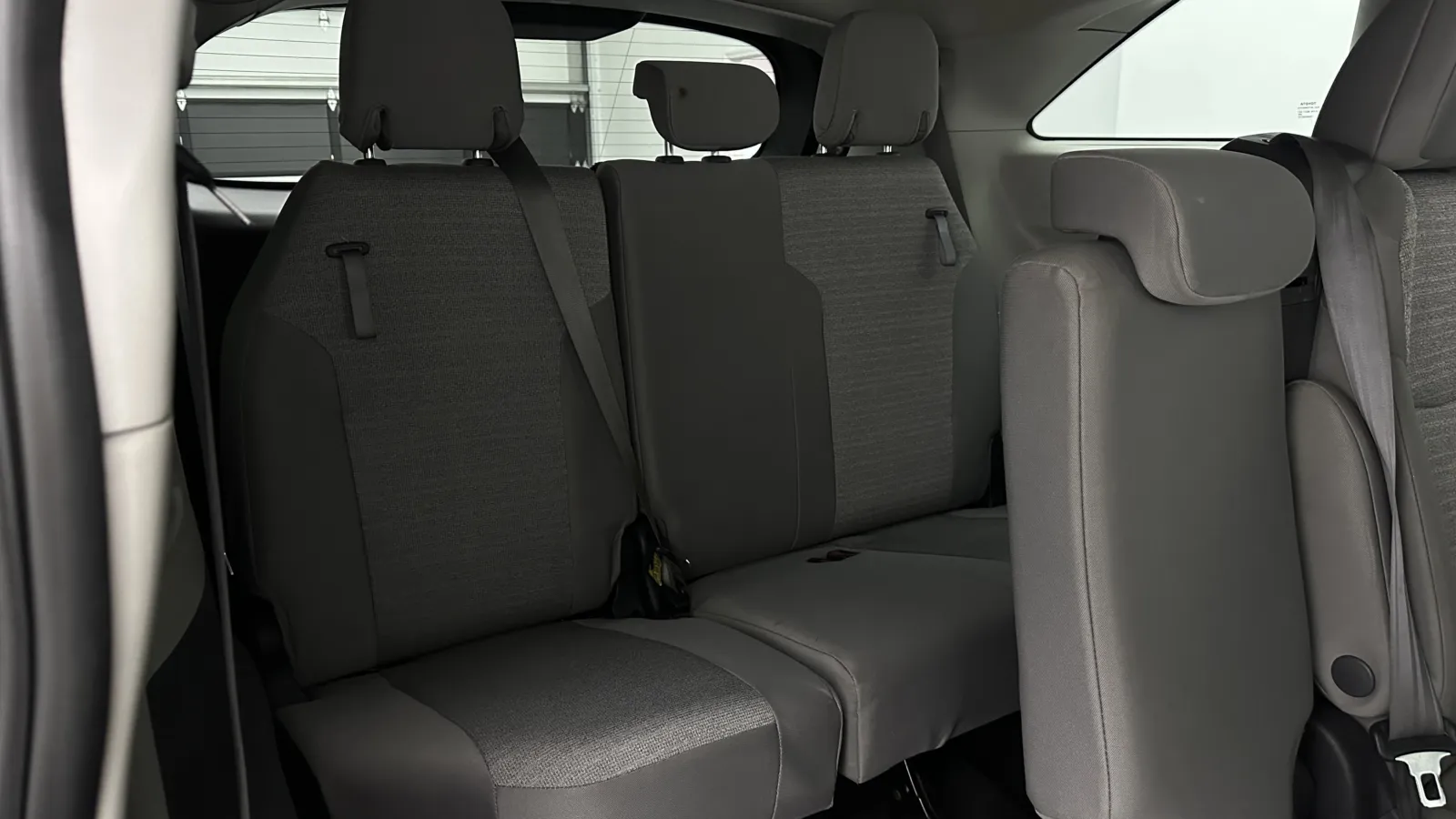 Toyota Sienna photo 27