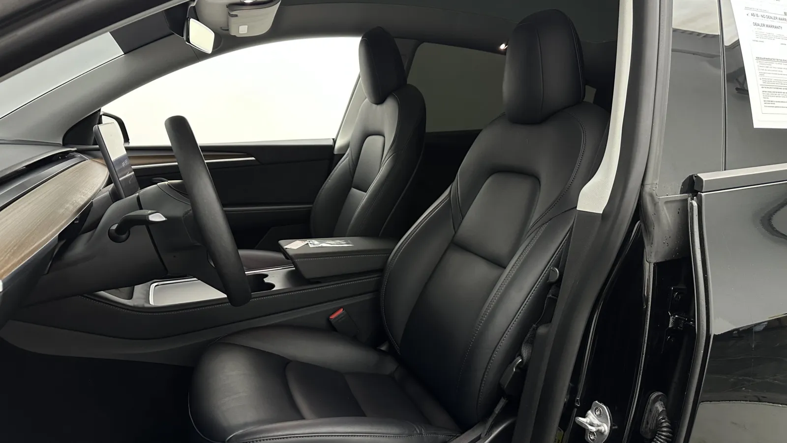 Tesla Model Y photo 13