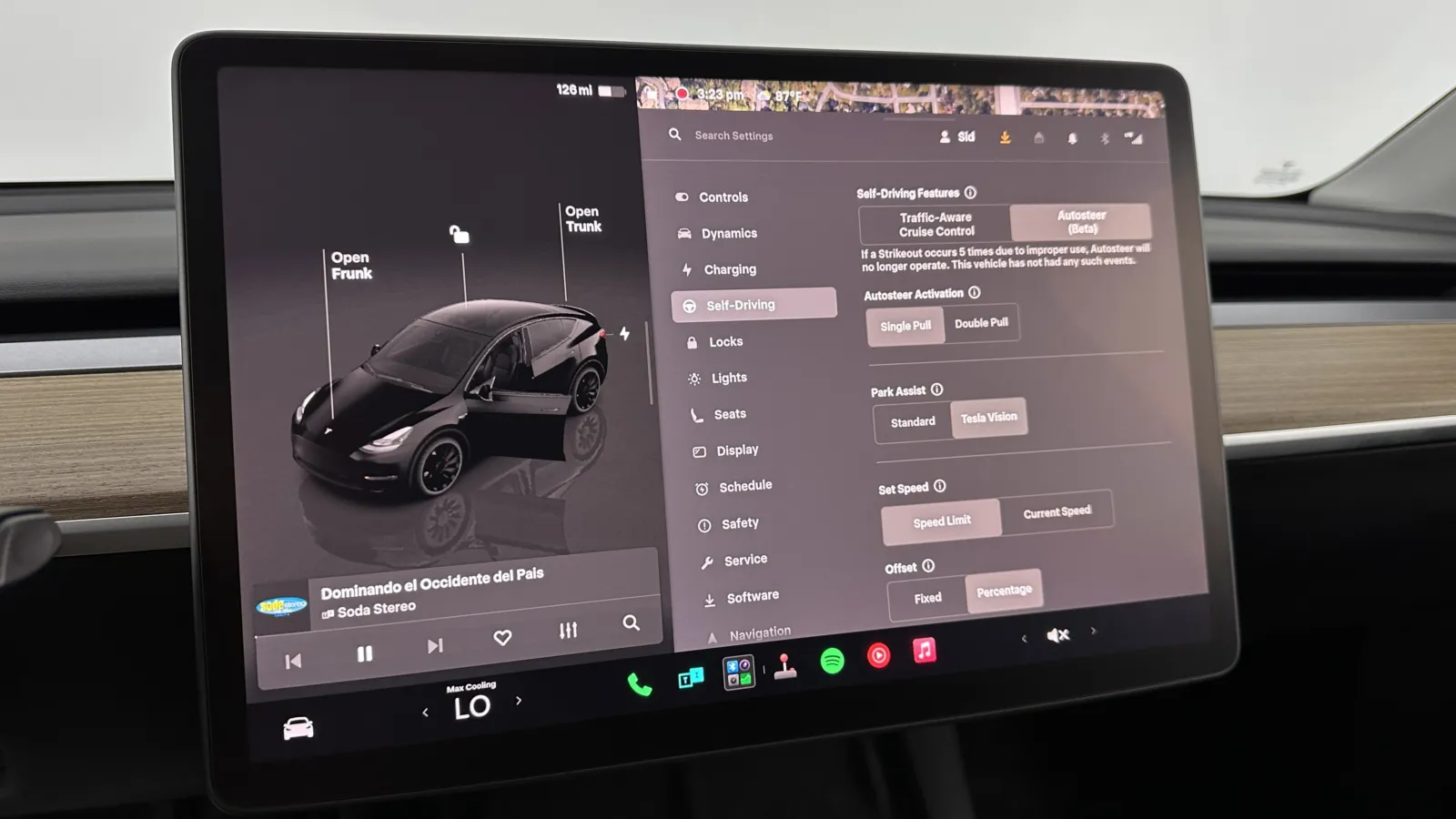 Tesla Model Y photo 16