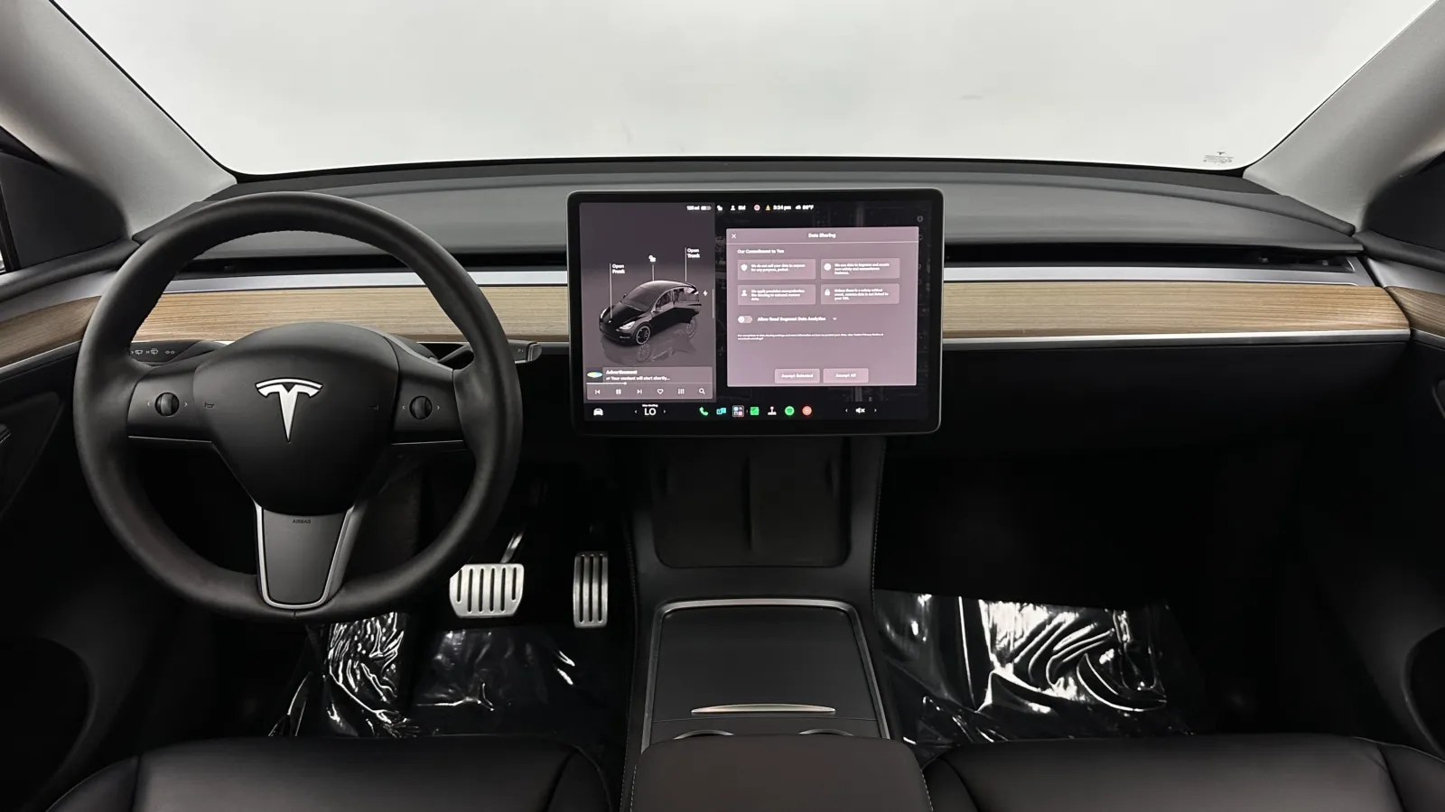 Tesla Model Y photo 29