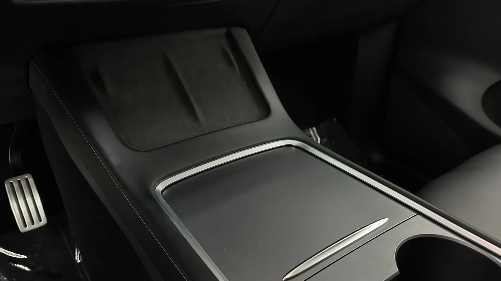 Tesla Model Y photo 24