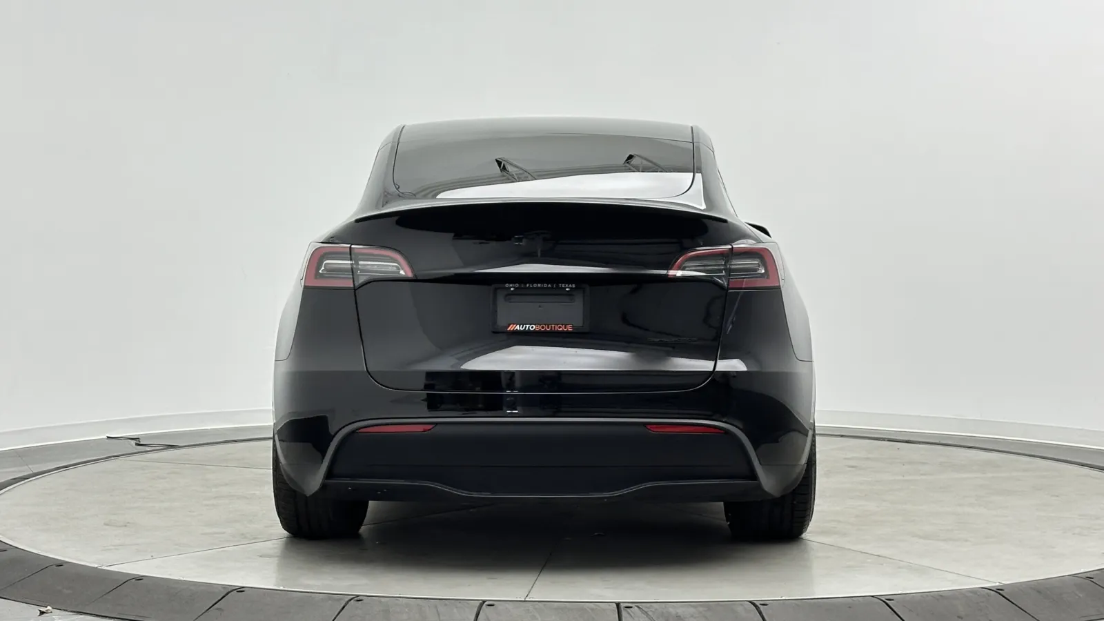 Tesla Model Y photo 6