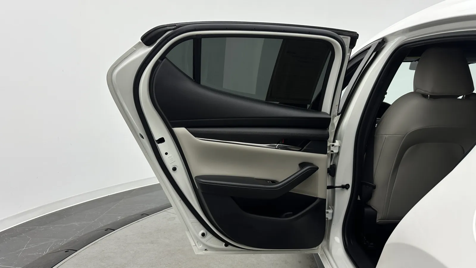 Mazda Mazda3 photo 24