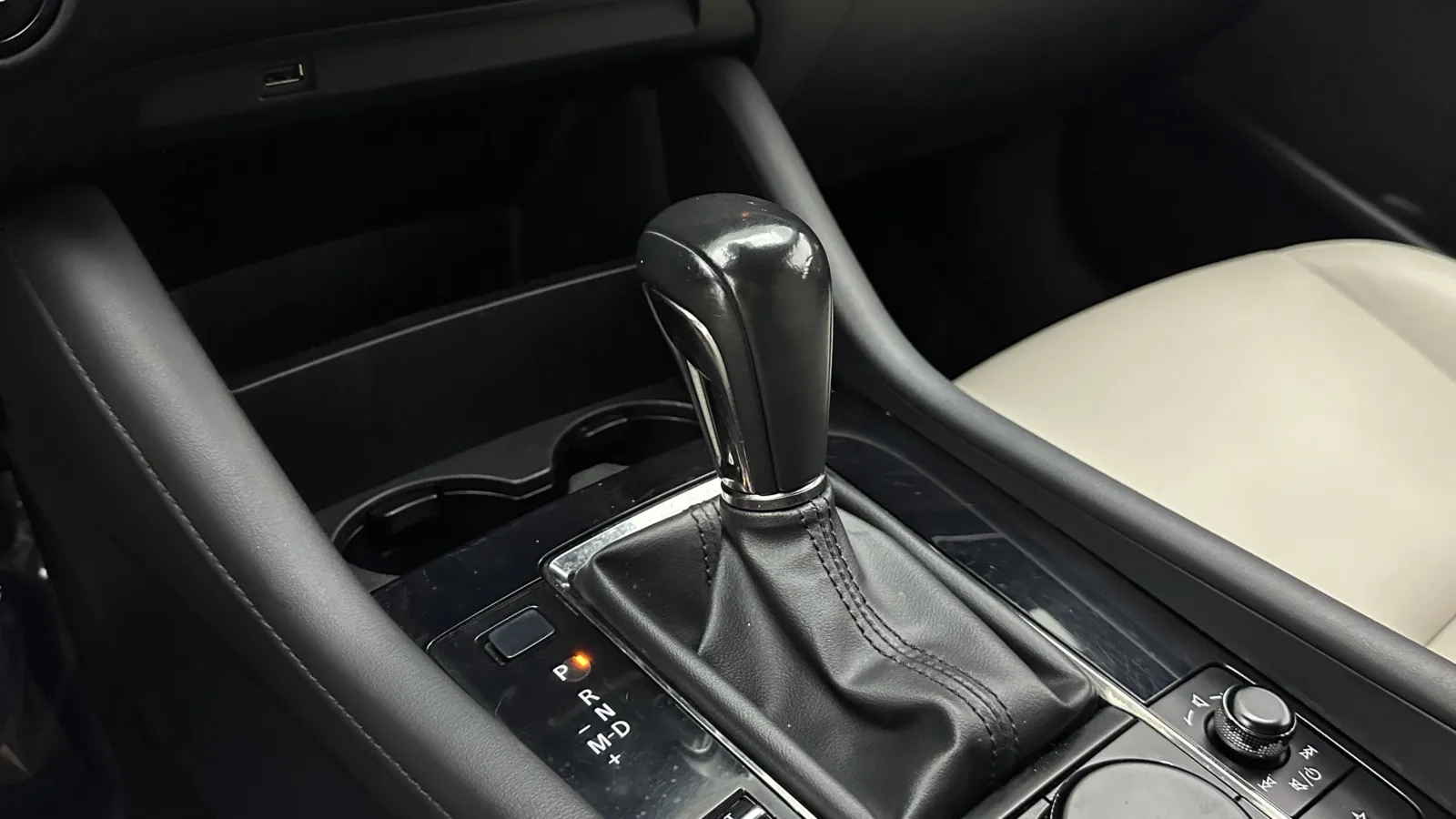 Mazda Mazda3 photo 17