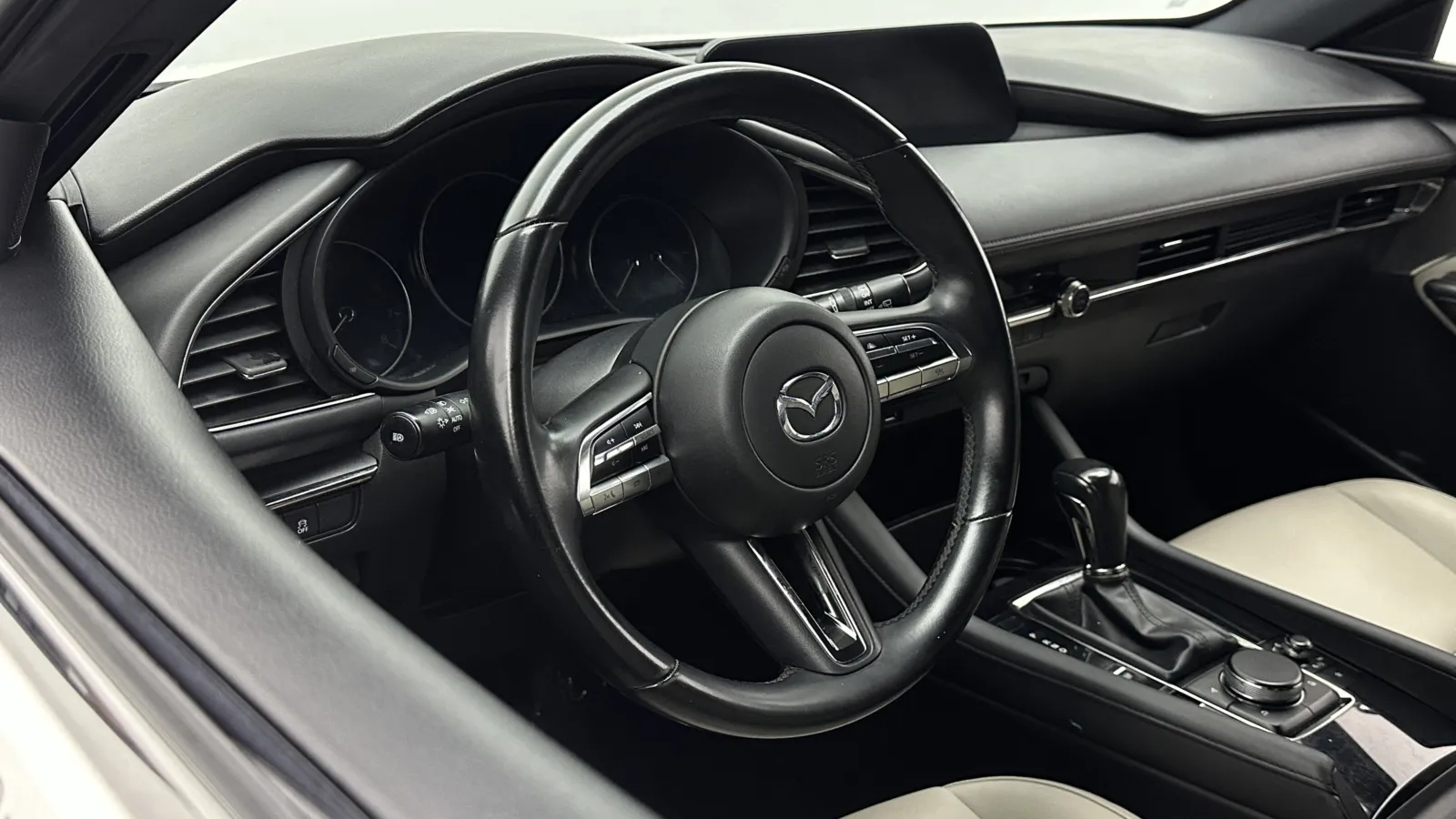 Mazda Mazda3 photo 8
