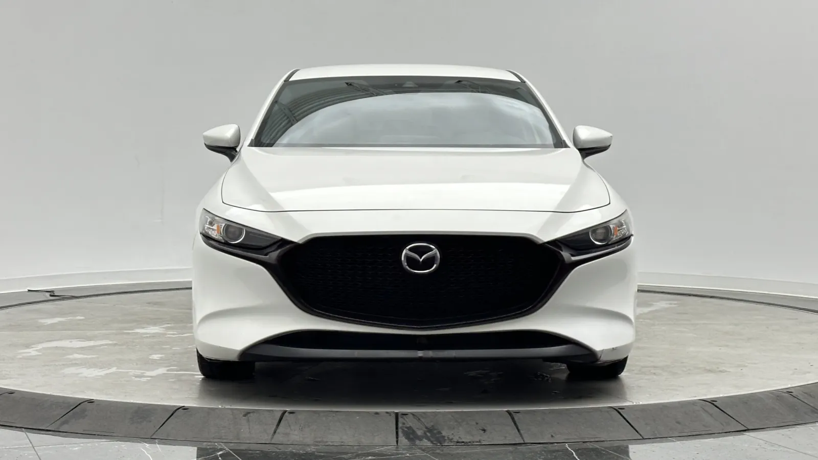 Mazda Mazda3 photo 2