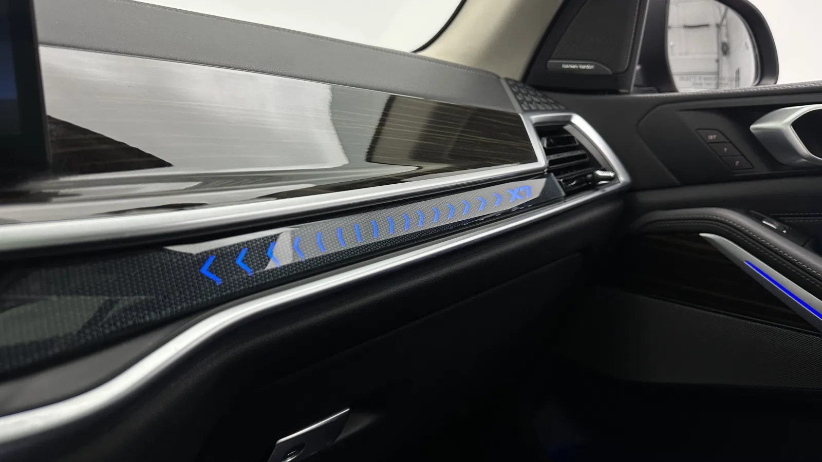 BMW X7 photo 25