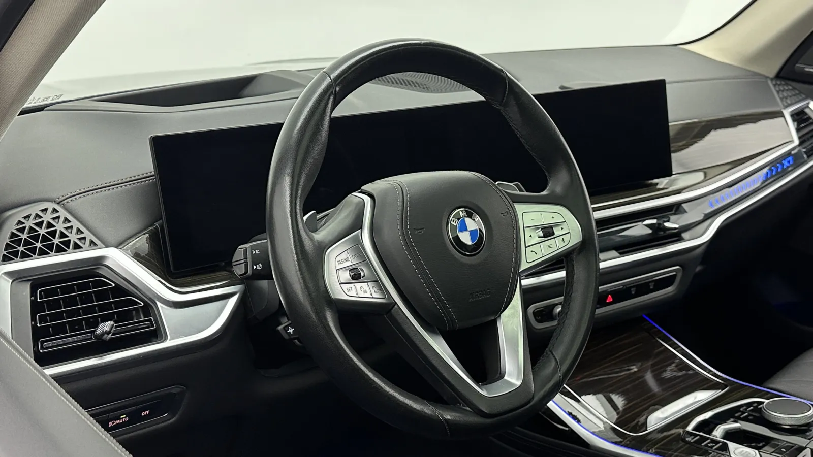 BMW X7 photo 11