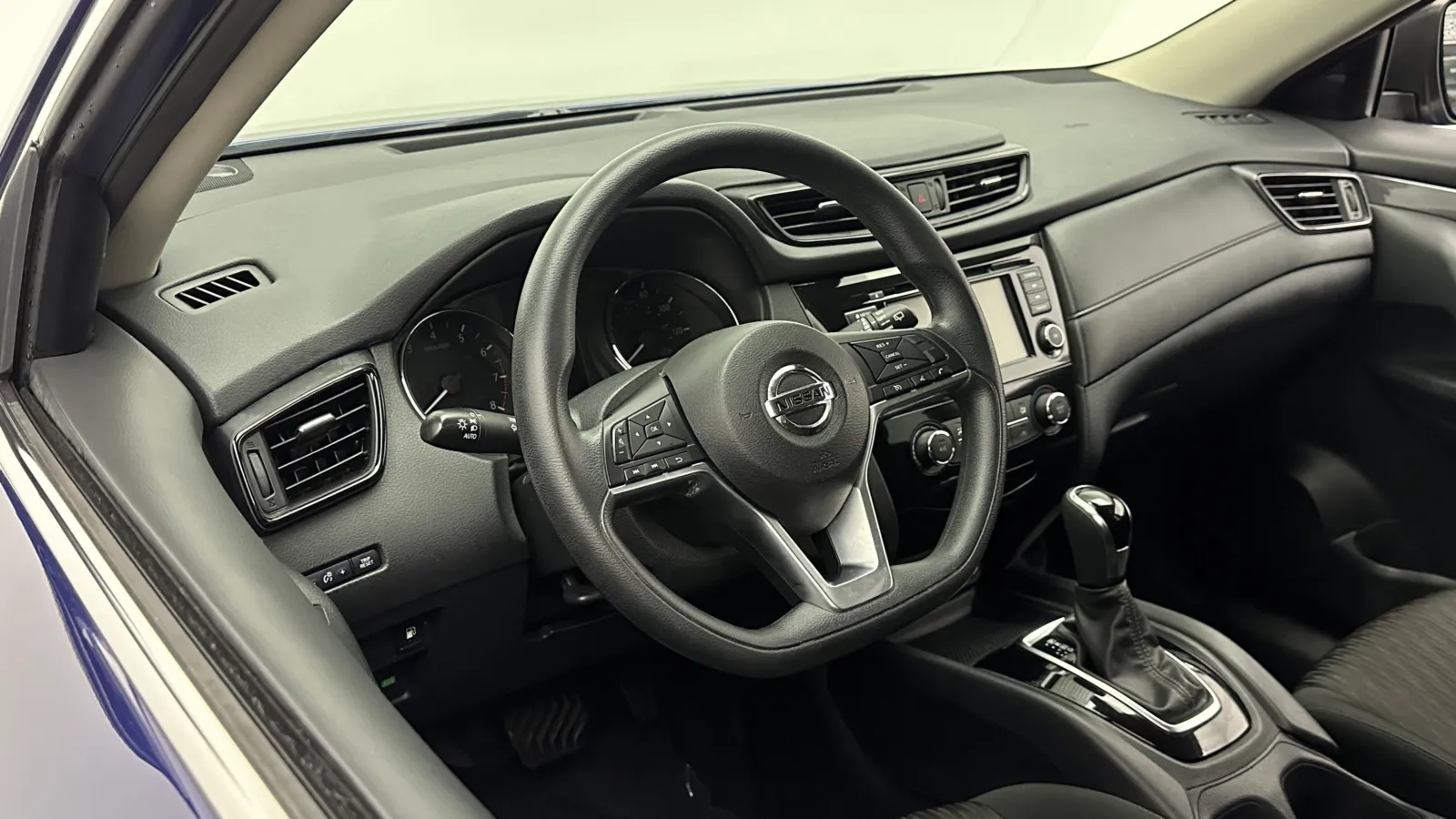 Nissan Rogue photo 8