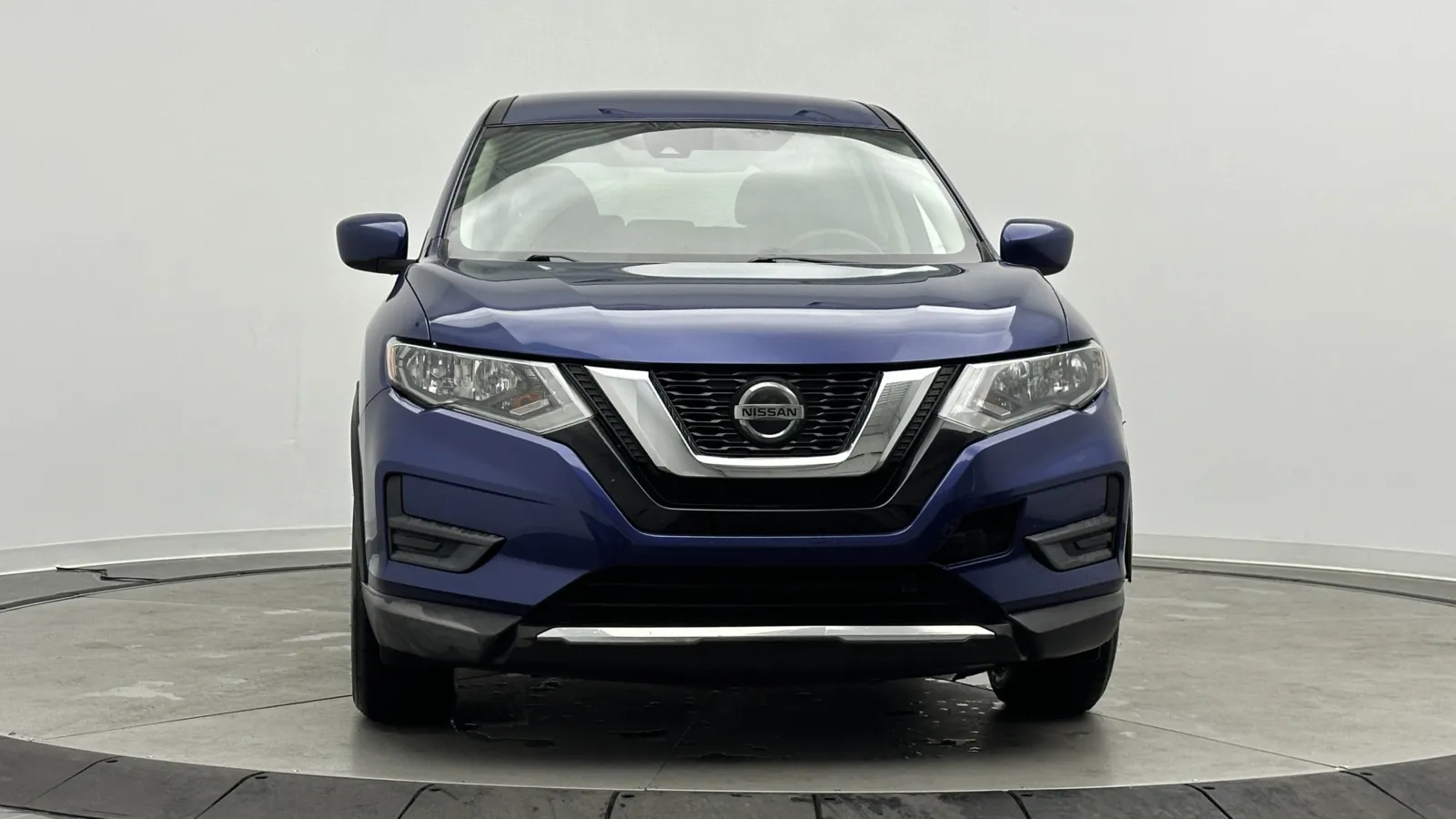 Nissan Rogue photo 2