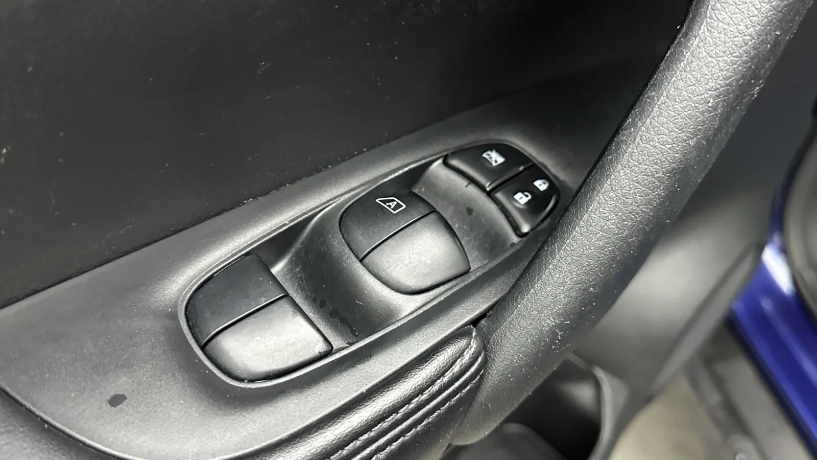 Nissan Rogue photo 10
