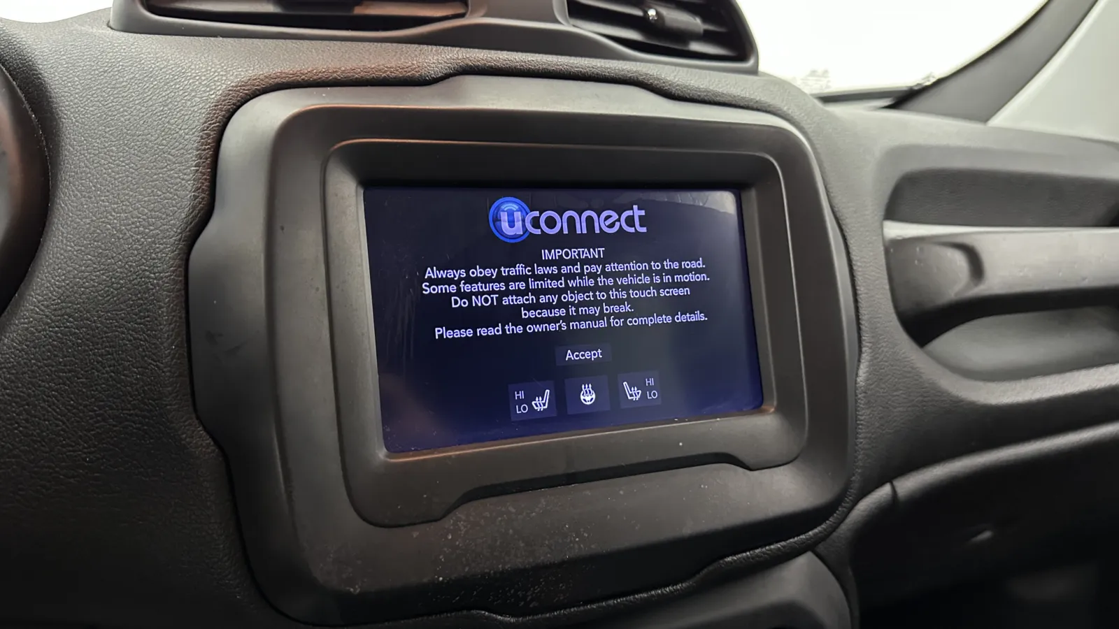 Jeep Renegade photo 16