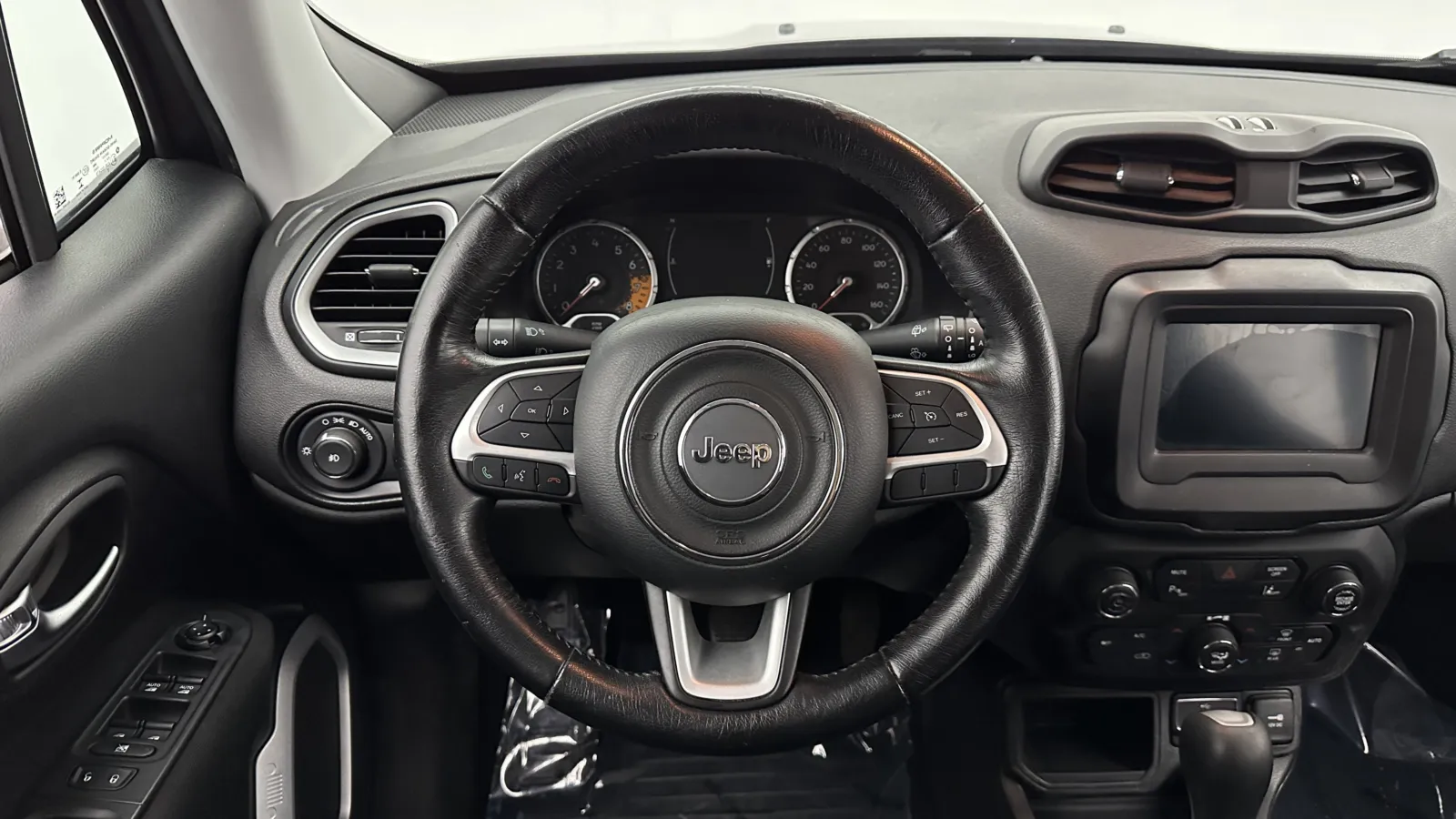 Jeep Renegade photo 26