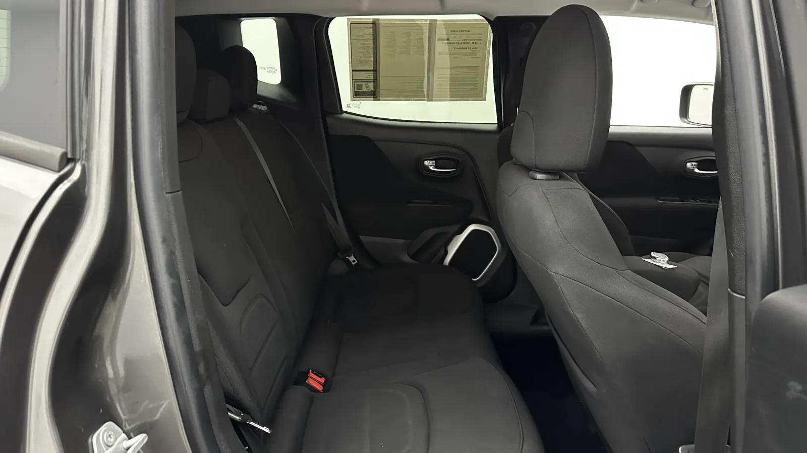 Jeep Renegade photo 25