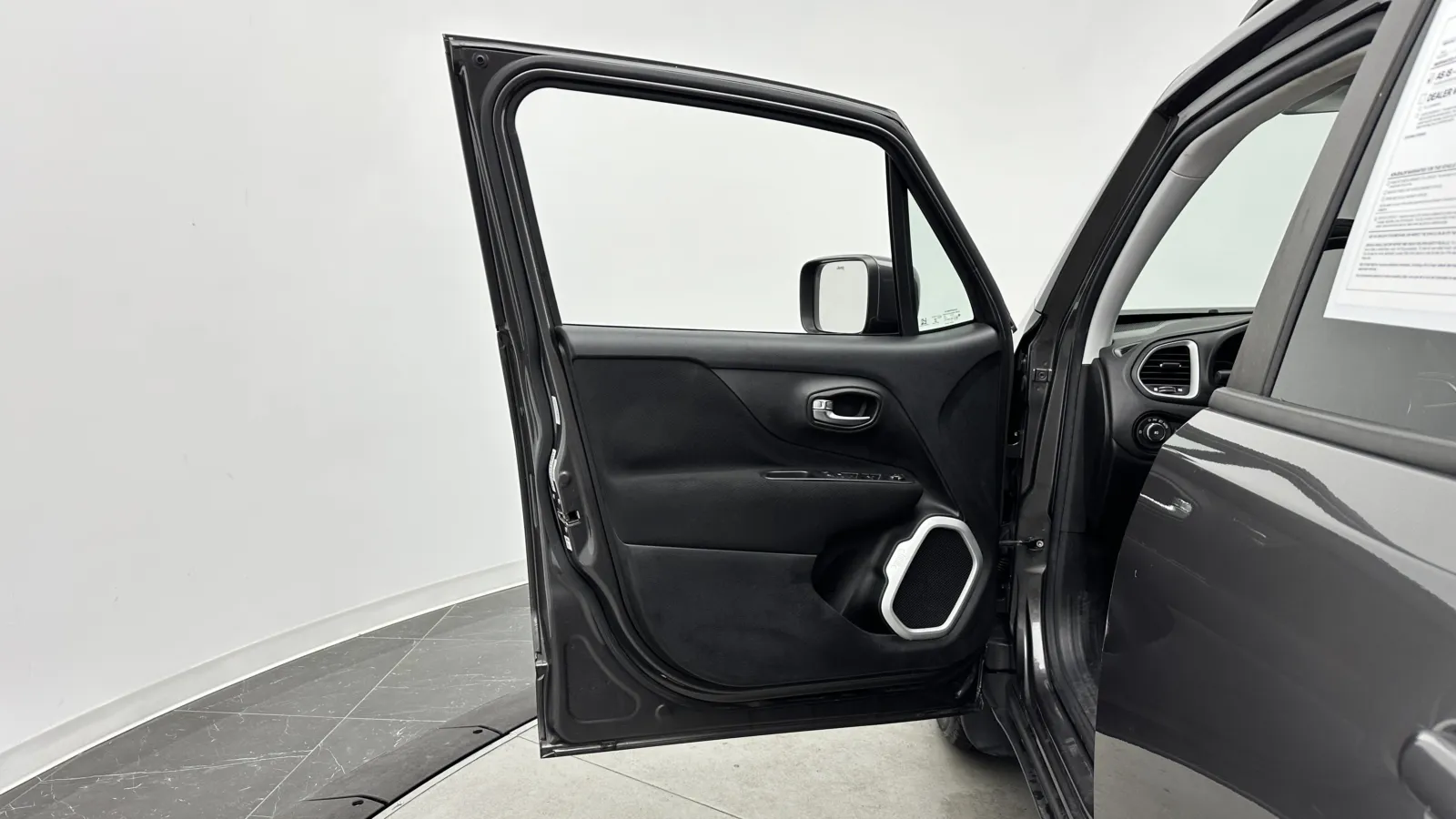 Jeep Renegade photo 9