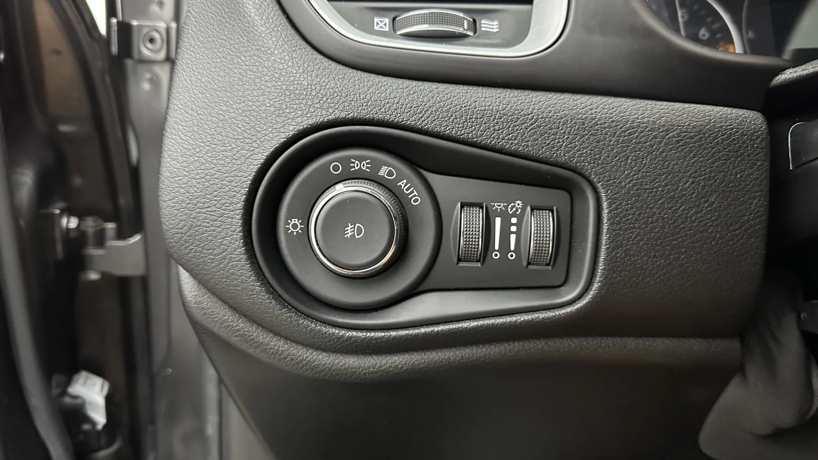 Jeep Renegade photo 13