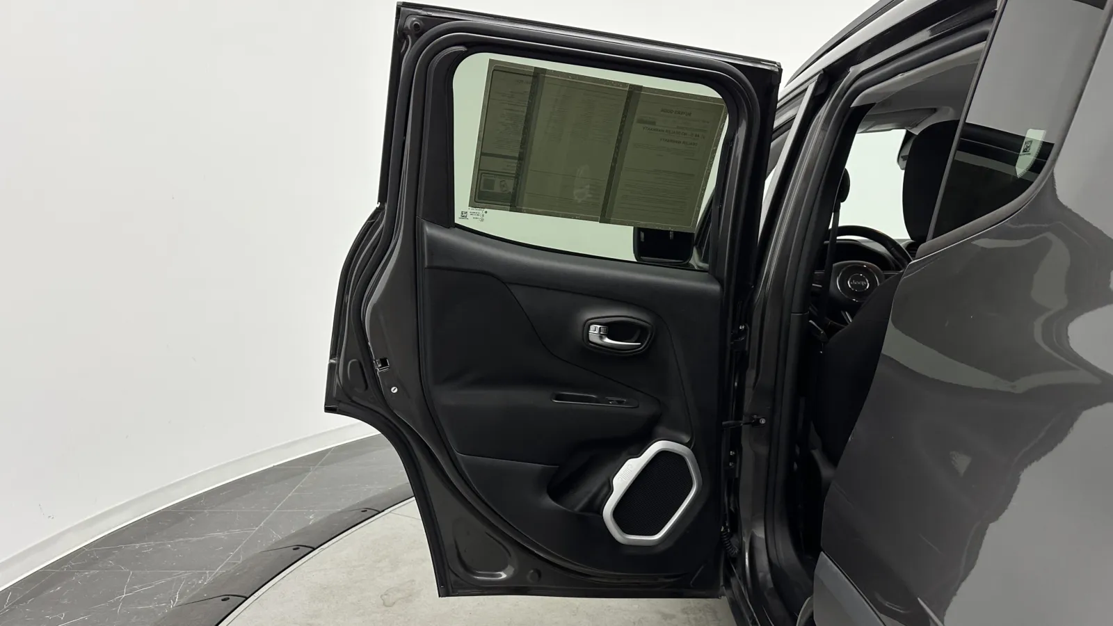 Jeep Renegade photo 22