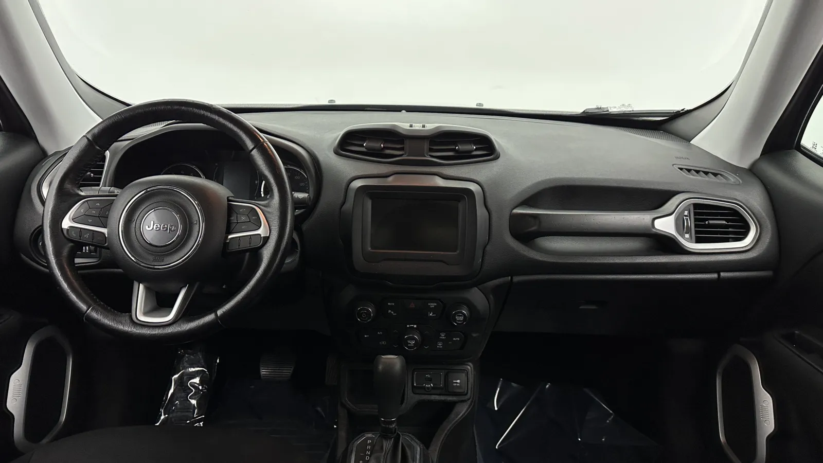 Jeep Renegade photo 28
