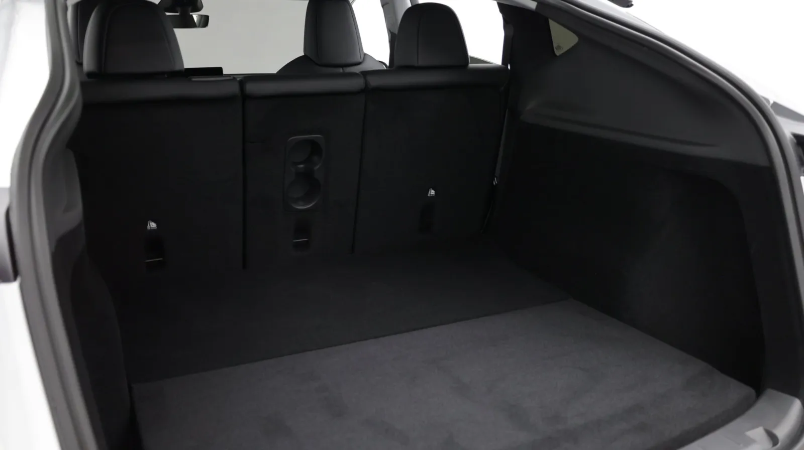 Tesla Model Y photo 29