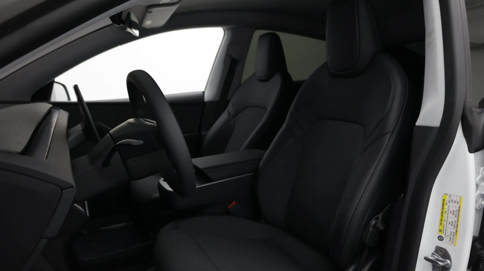 Tesla Model Y photo 11