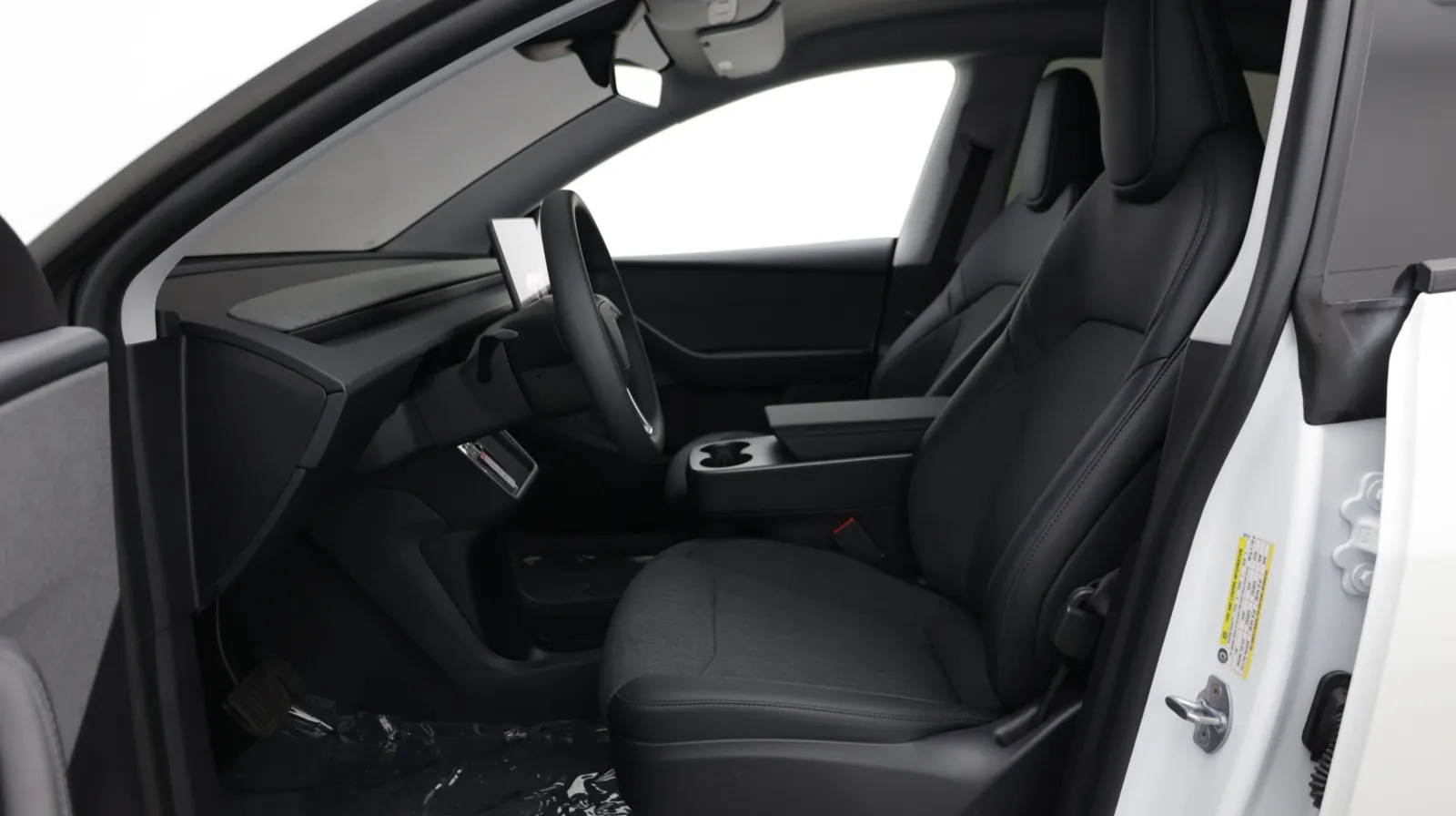 Tesla Model Y photo 10