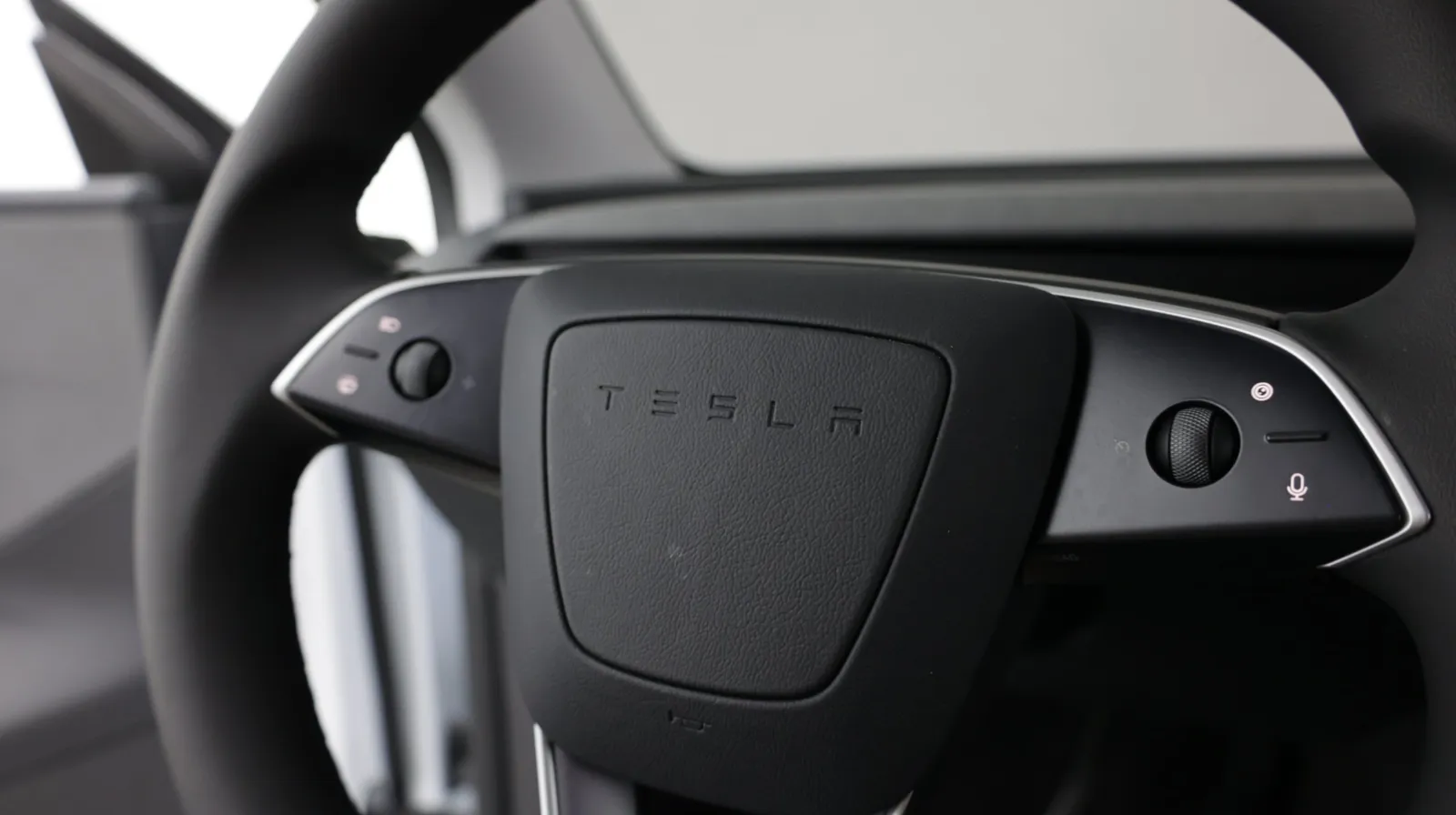 Tesla Model Y photo 22