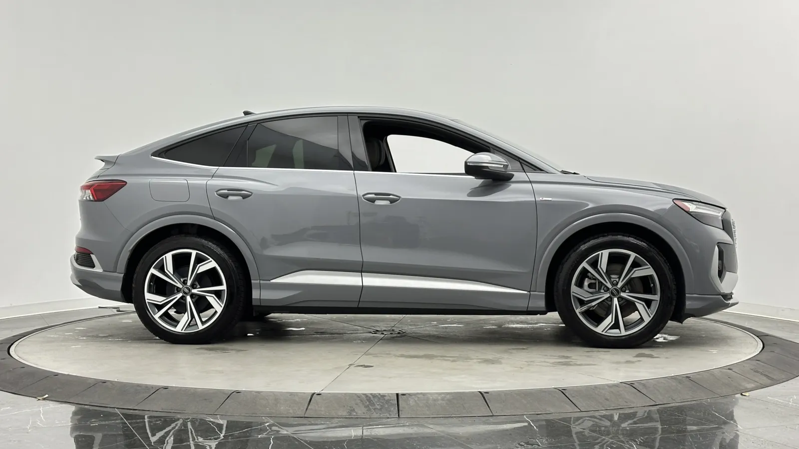 Audi e-tron Sportback photo 9