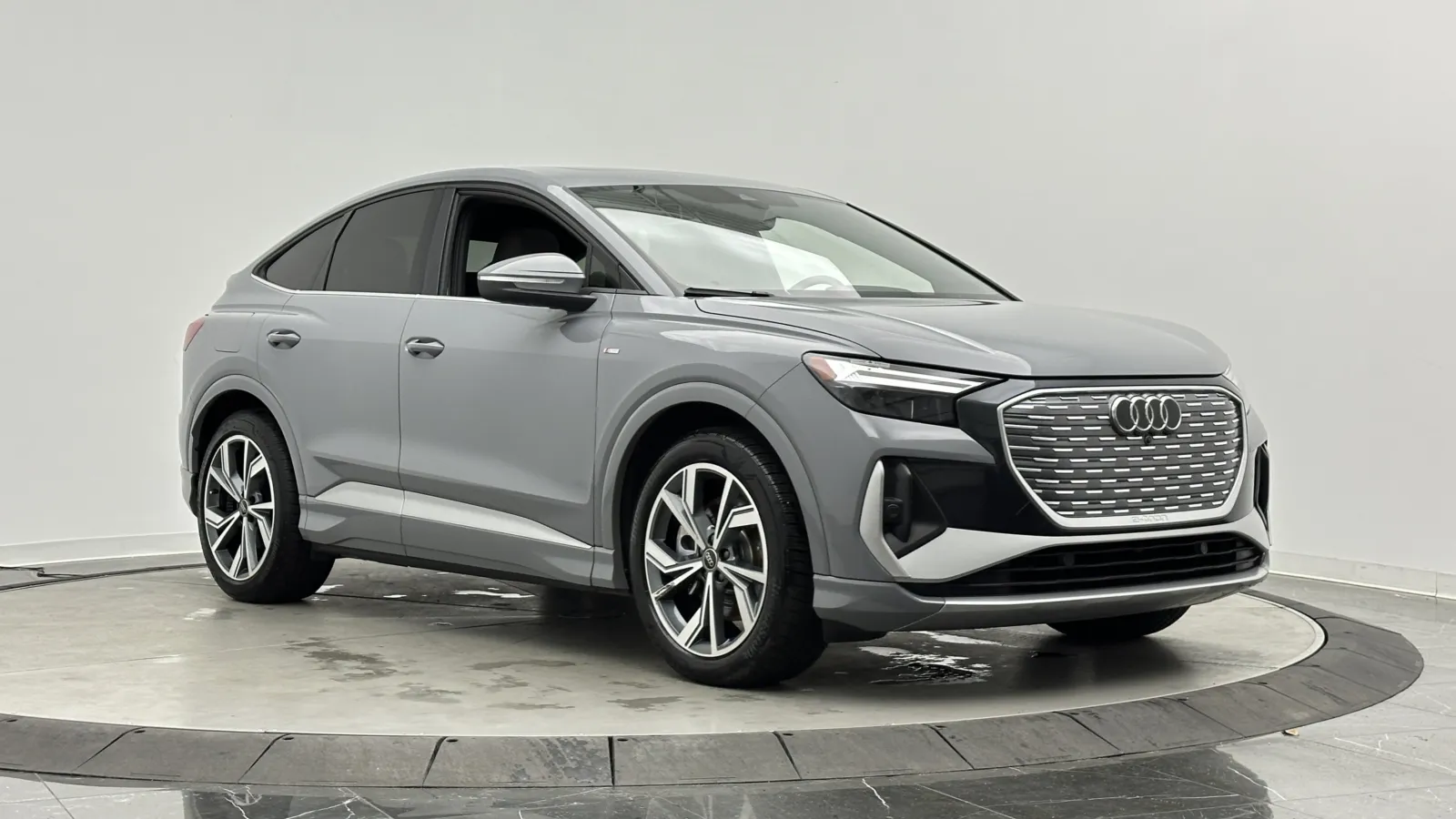 Audi e-tron Sportback photo 3