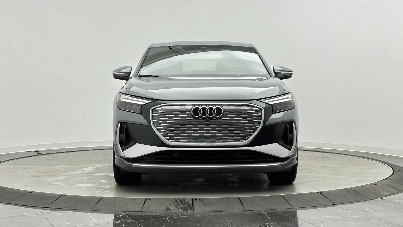 Audi e-tron Sportback photo 2