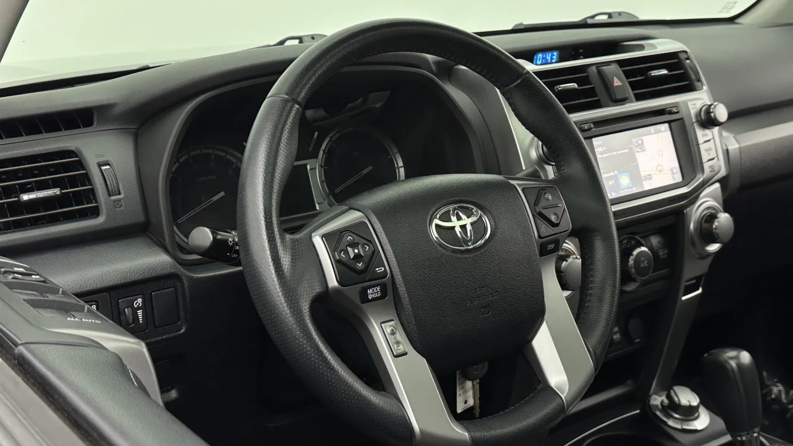Toyota 4Runner photo 9