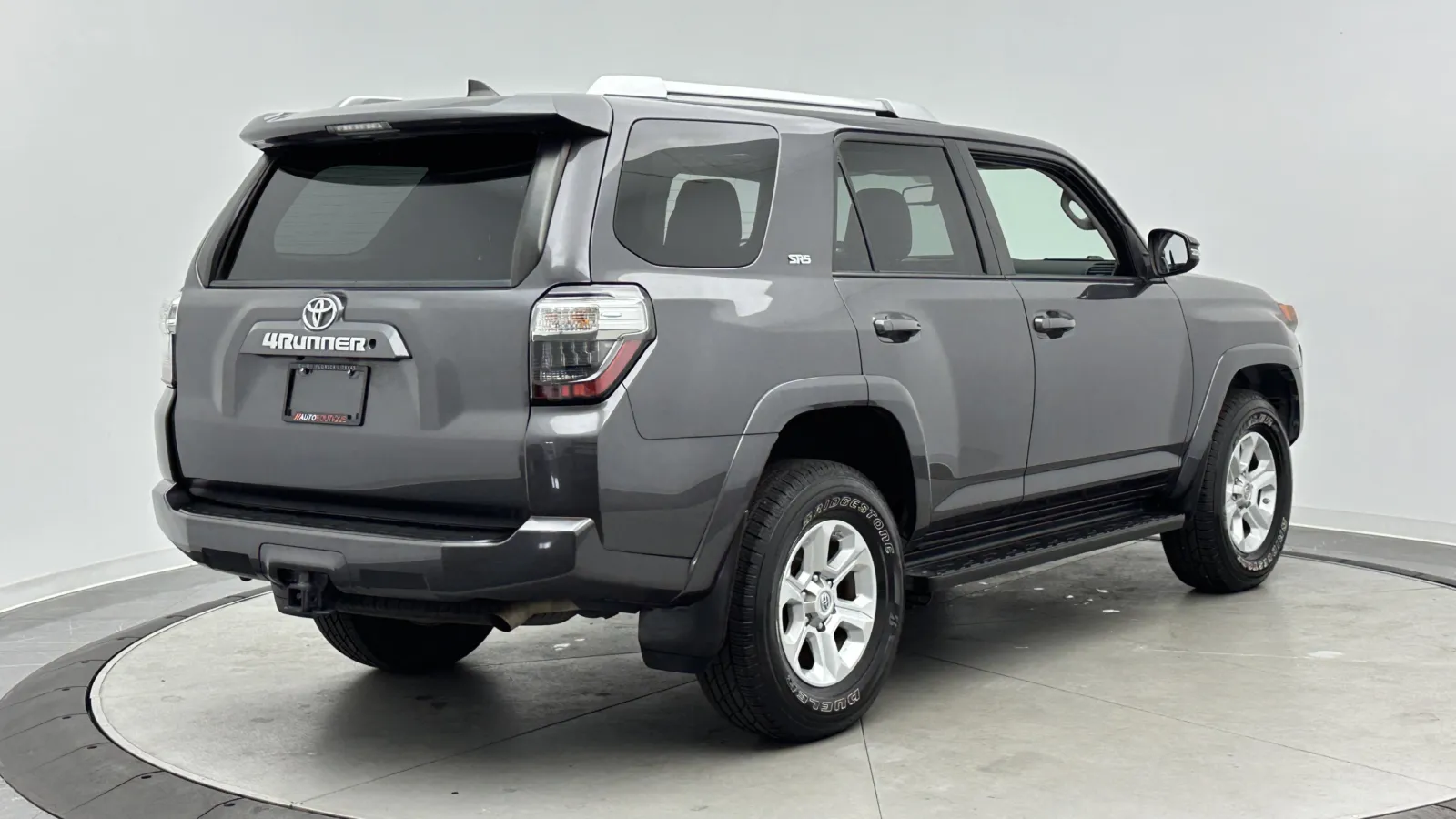 Toyota 4Runner photo 8