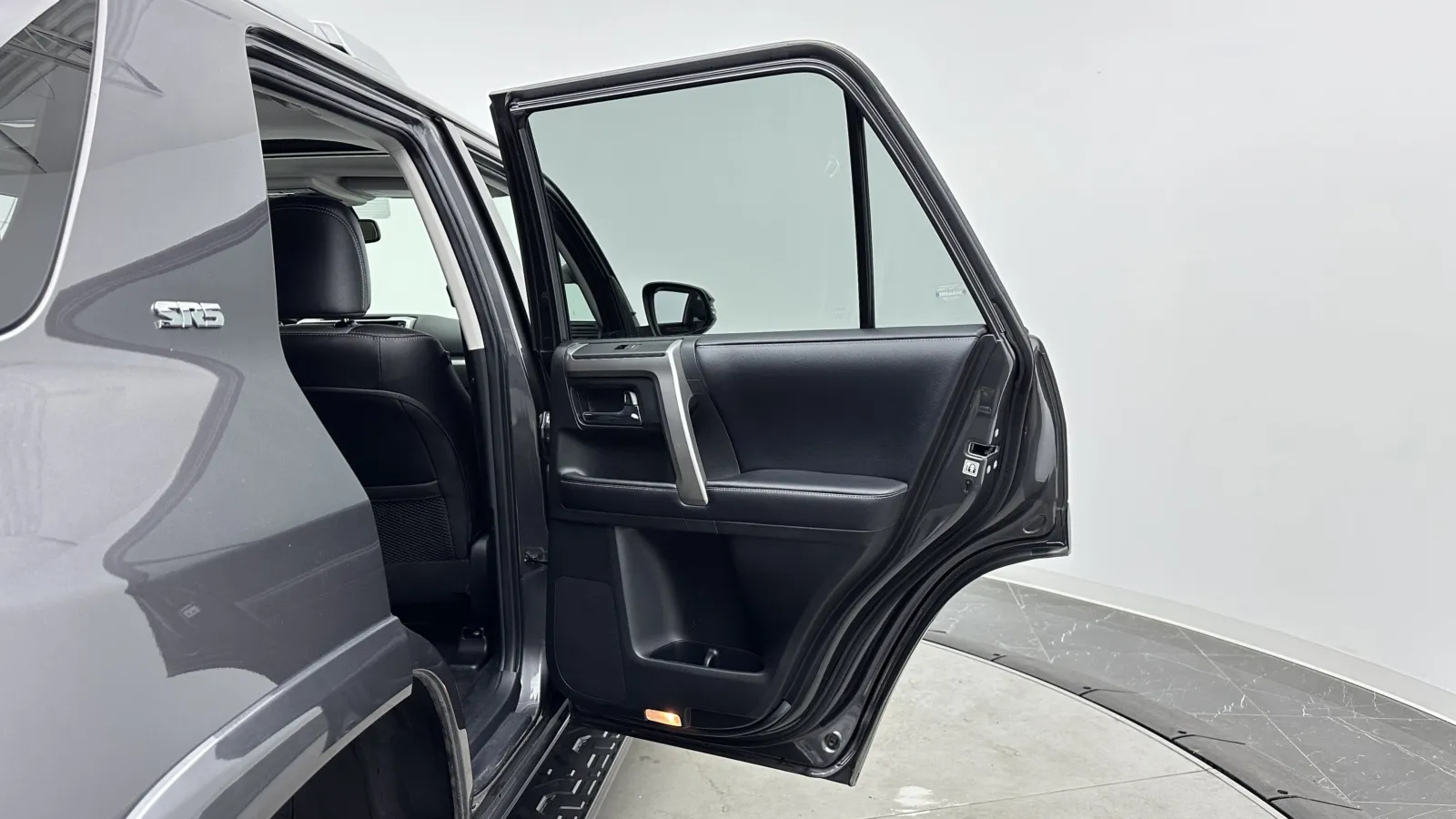 Toyota 4Runner photo 28