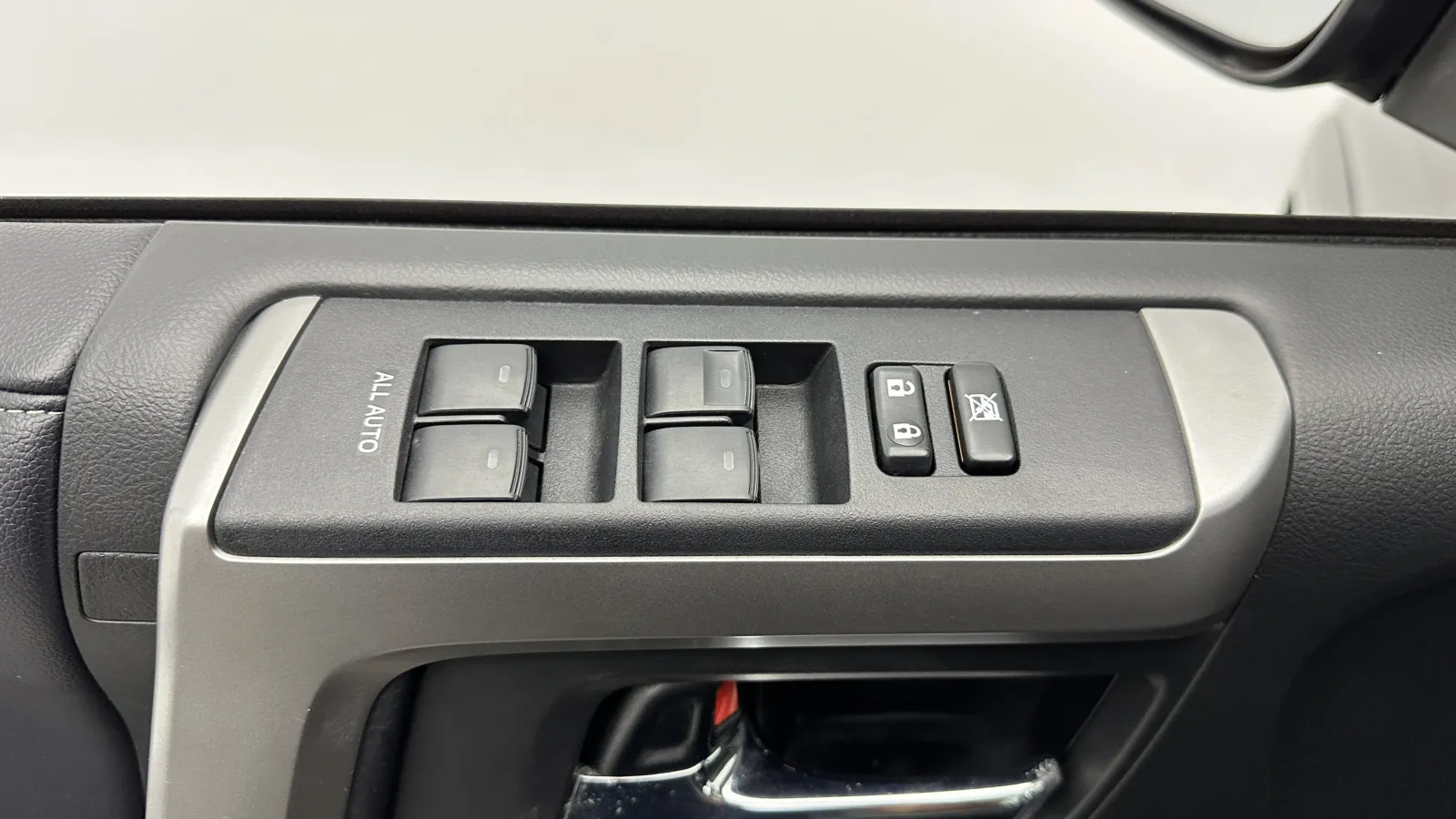 Toyota 4Runner photo 12