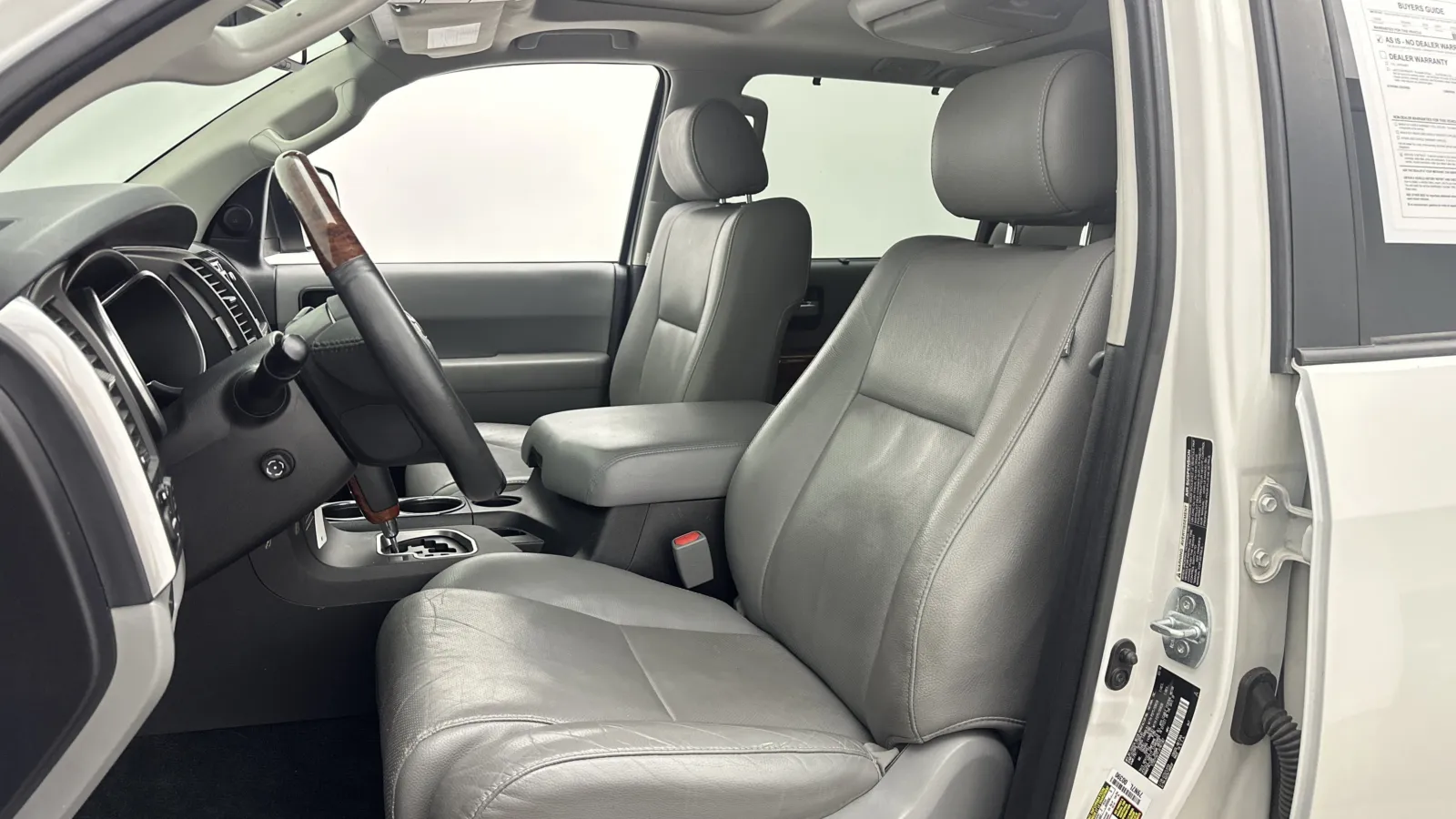 Toyota Sequoia photo 13