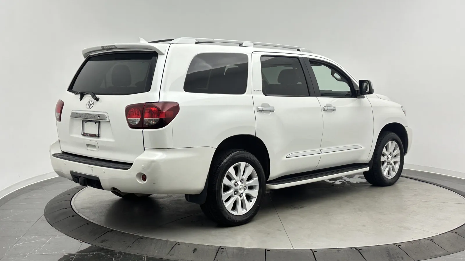 Toyota Sequoia photo 7
