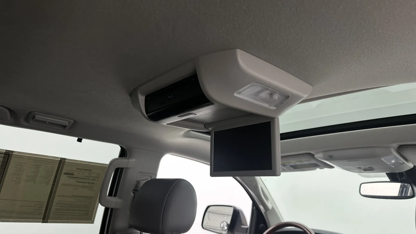Toyota Sequoia photo 34