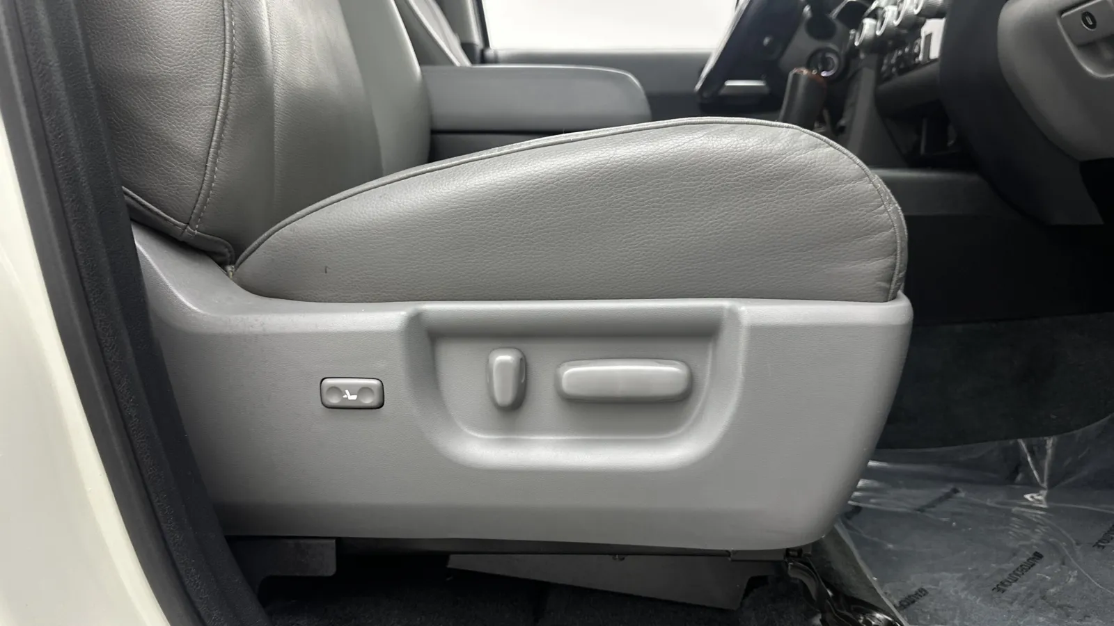 Toyota Sequoia photo 42