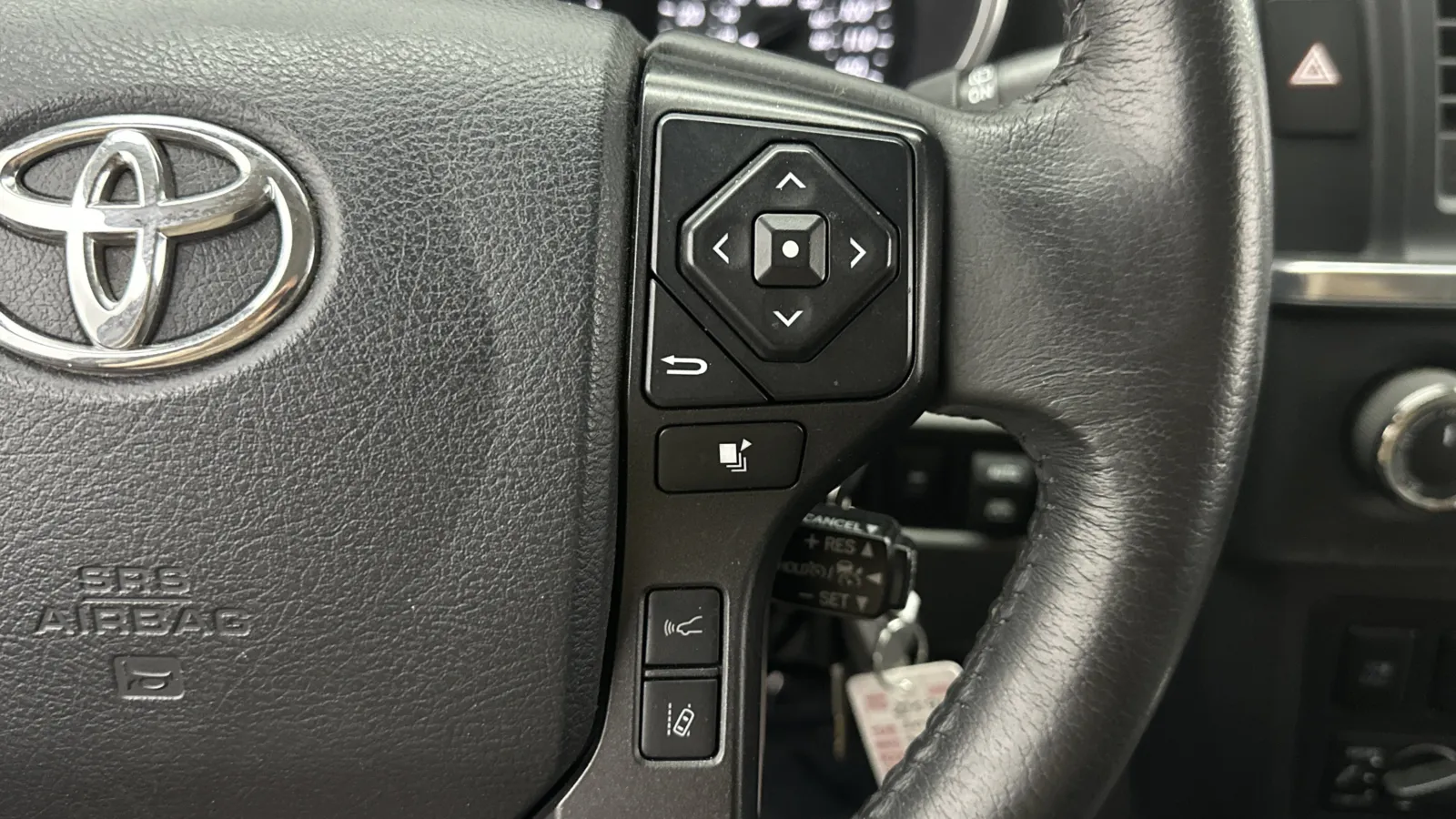 Toyota Sequoia photo 19