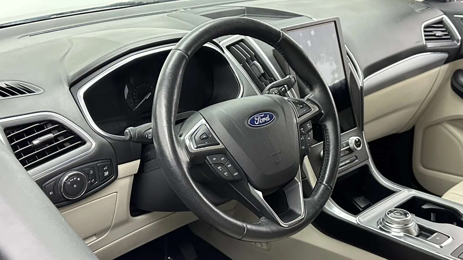 Ford Edge photo 8